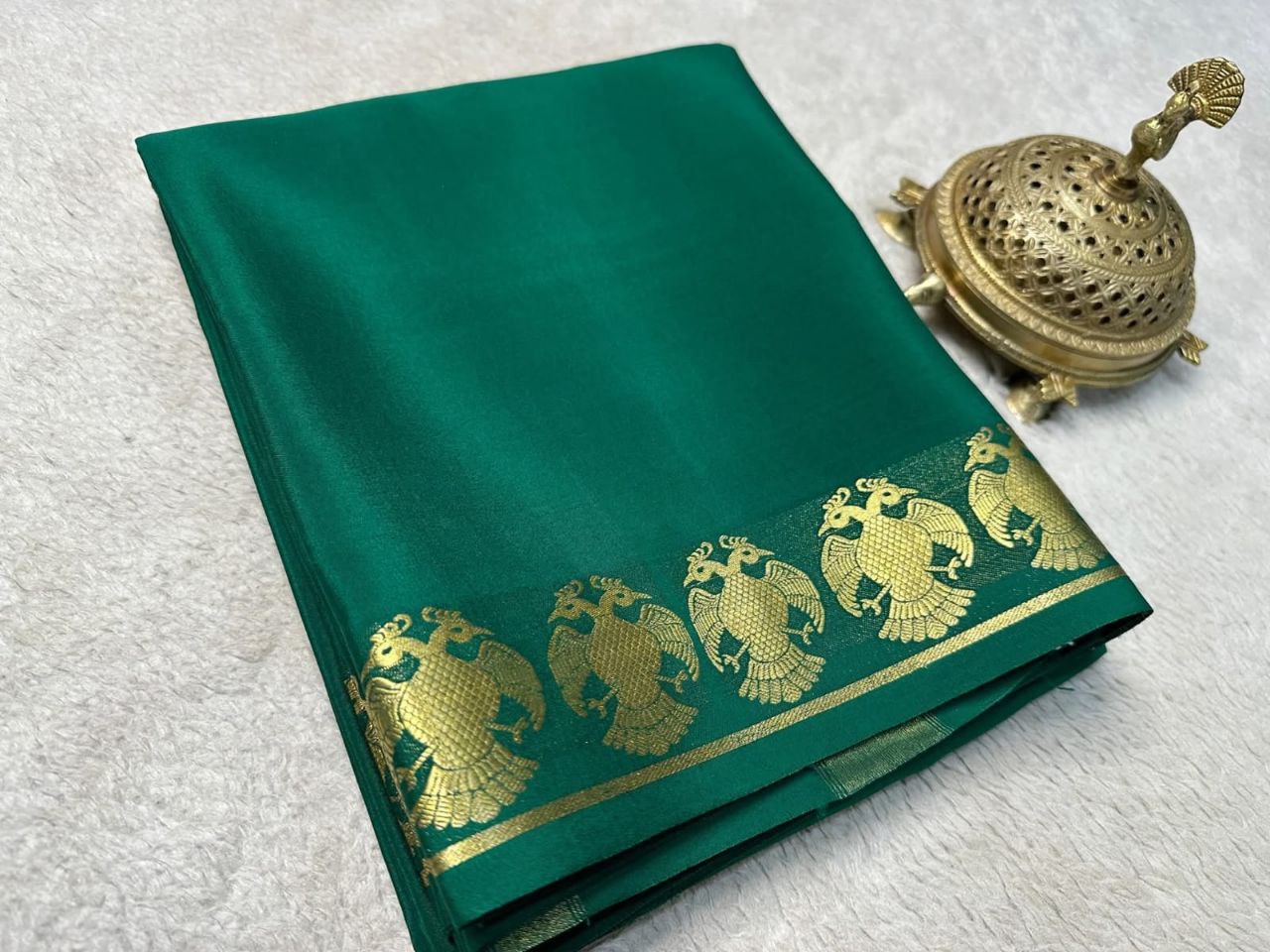Pure VISCOSE silk 5/5  Peacock  Fancy Border Saree - Green