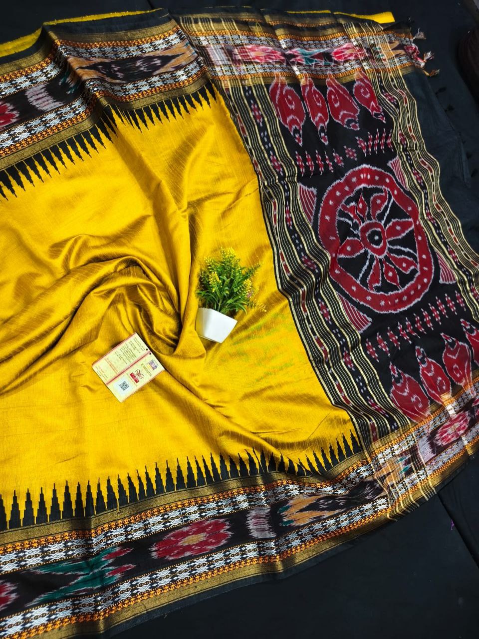 POCHAMPALLI DESIGNER Printed & DOLLA  SILK FABRIC SAREE - Yellow Black