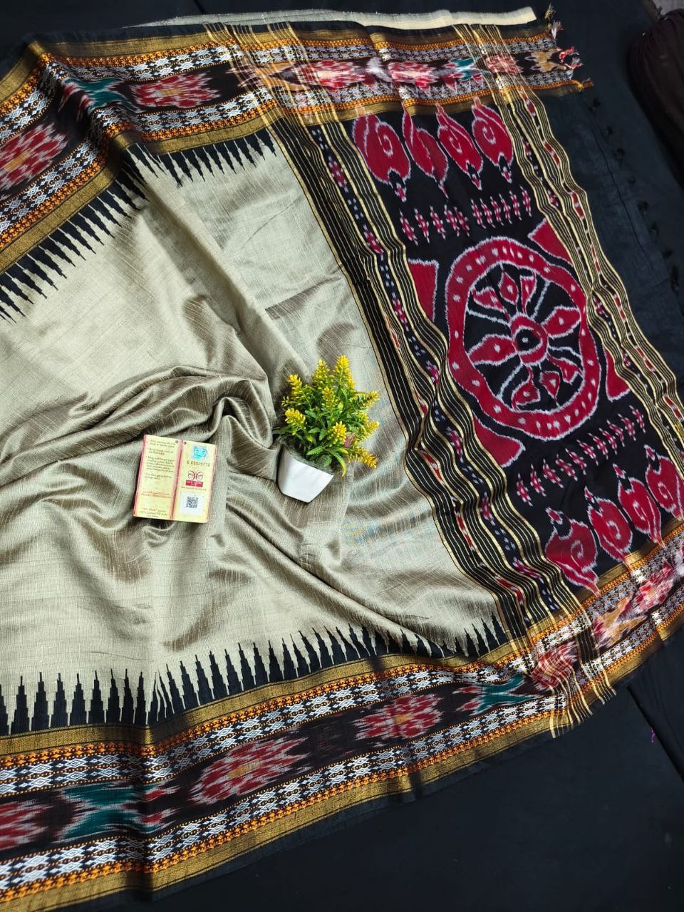 POCHAMPALLI DESIGNER Printed & DOLLA  SILK FABRIC SAREE - Gray Mirag
